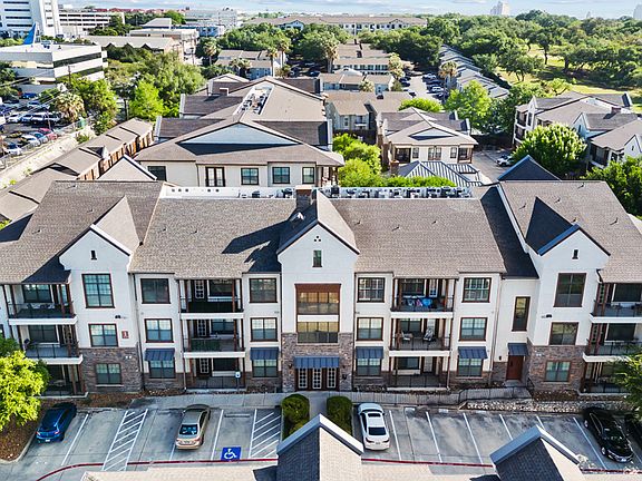 3rd image of 7342 Oak Manor Dr #1302