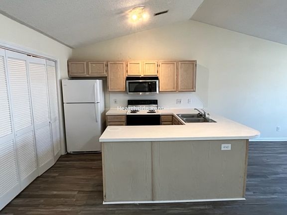3rd image of 2908 E Mulberry Ln