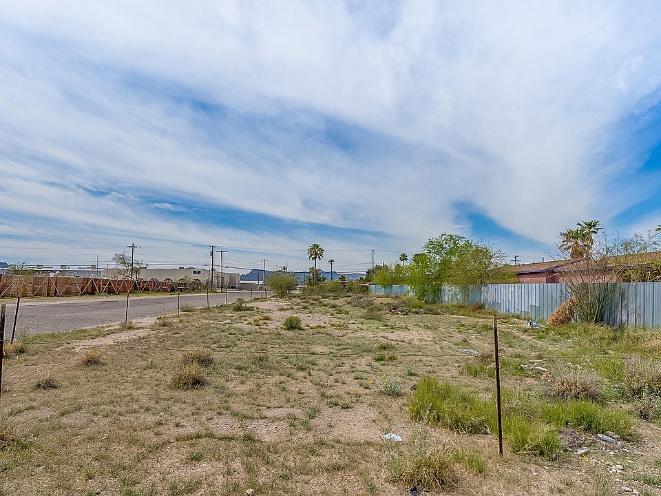 1st image of 2101 N Oracle Rd