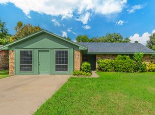 105 Briar Ln, Waxahachie, TX 75165