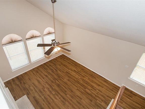 5th image of 17414 Valentine Dr