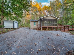 635 Dr Johns Rd, Westminster, SC 29693