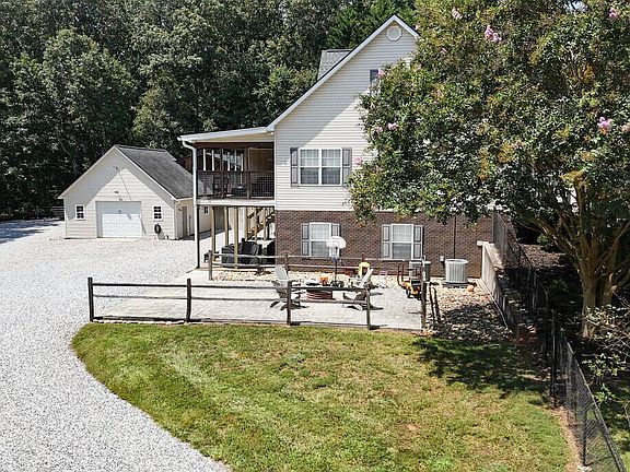 4th image of 910 Wheeler Rd