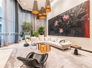 45 SW 9th St APT 1701, Miami, FL 33130