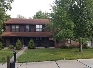 2 River Valley Ct, Saint Charles, MO 63303