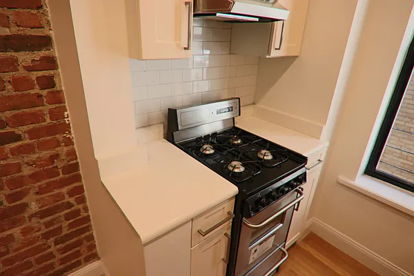 Rented by PMG Real Estate  | media 18