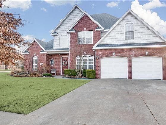 1st image of 601 Lyndal Ln