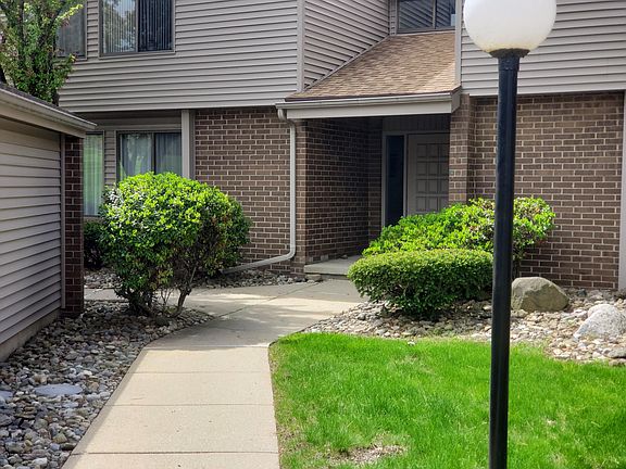 5th image of 1042 Grenoble Ln Unit D