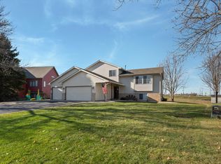 9165 Fieldcrest Cir, Monticello, MN 55362
