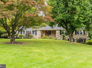 1800 Cathedral Rd, Huntingdon Valley, PA 19006