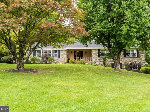 1800 Cathedral Rd, Huntingdon Valley, PA 19006