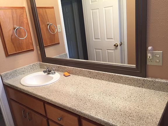 5th image of 134 Tanglewood Ln