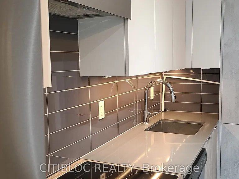 30 Gibbs Rd #1306 — Photo 8