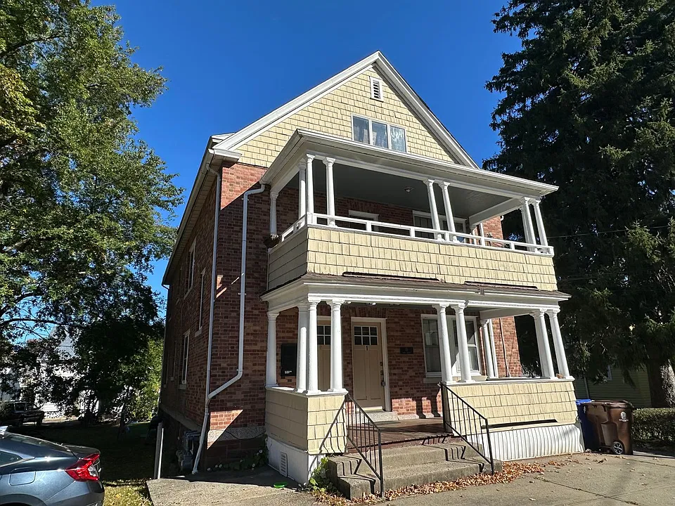 10 Erin St