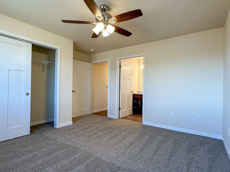 713 Caroline St — Photo 273