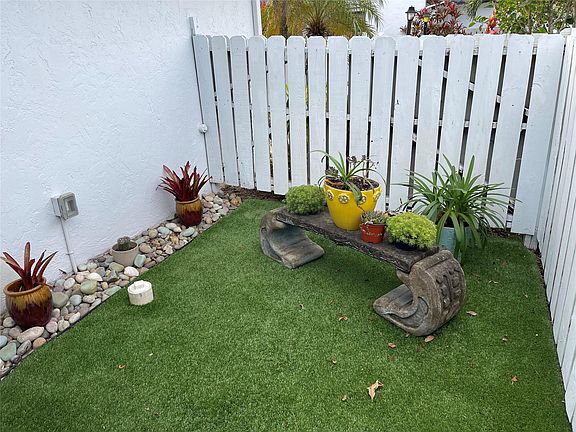 5th image of 6114 Woodlake Boulevard #6114