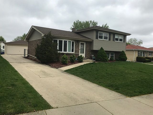 1st image of 624 Berkshire Ln