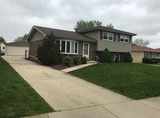 624 Berkshire Ln, Schaumburg, IL 60193