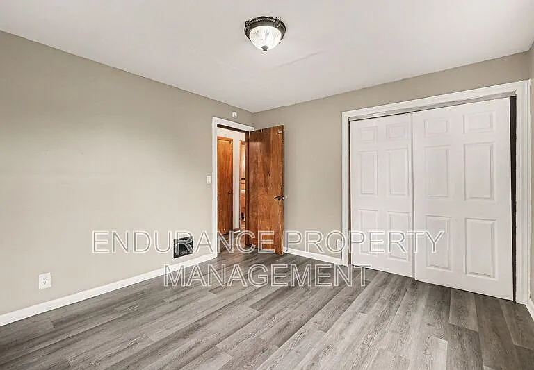 937 Grand Ave — Photo 11
