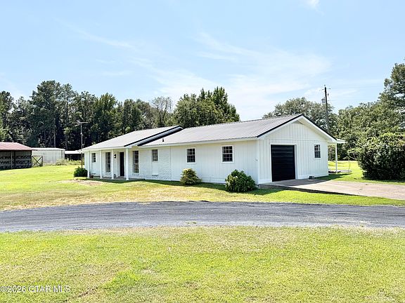 5th image of 41 Robin Rd