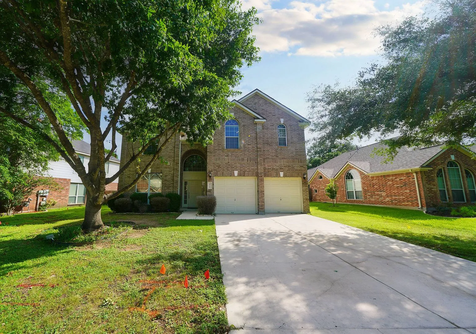 Gorgeous 5 Bedroom Home in Gated Subdivision - Schertz - Realtor Commmission: $550 — Photo 2