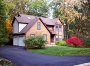 8945 Minne Wanna Rd, Clarkston, MI 48348