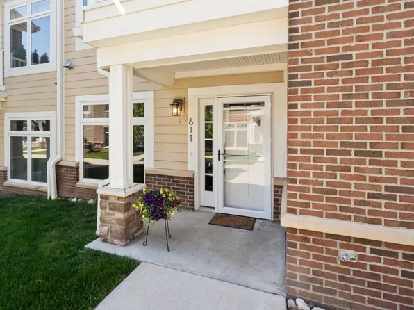 611 Woodland Dr, Dexter, MI 48130