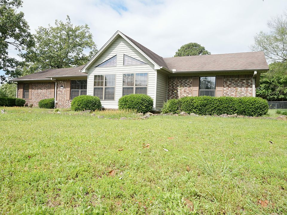 1st image of 444 Skyline Dr