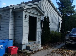 1138 Riverside St, Cadillac, MI 49601