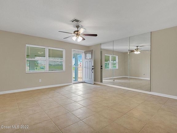 4th image of 915 Juniper Ln