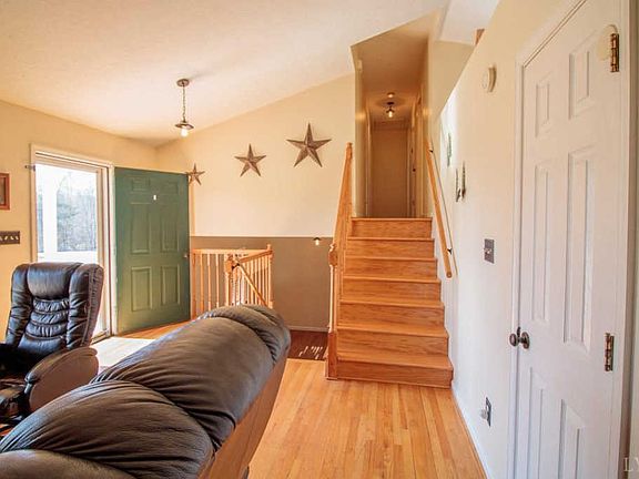 2nd image of 305 Chadwick Dr