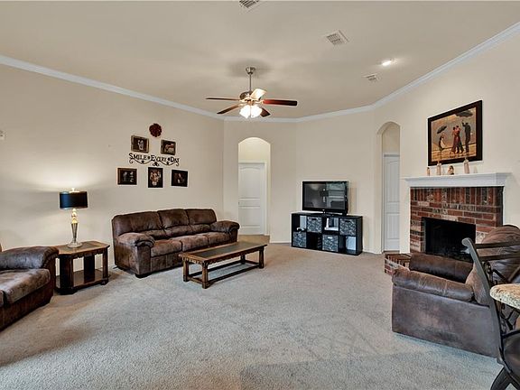 4th image of 351 Creekside Way