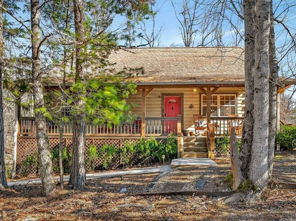 1105 Fairways Dr, Smithville, TN 37166