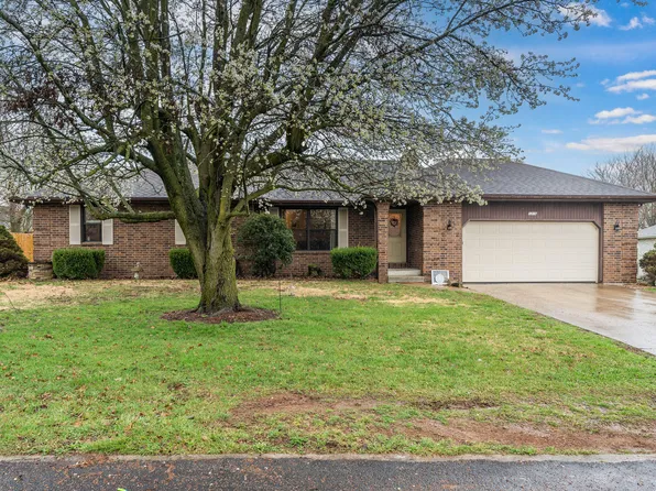1318 W Meadowbrooke Drive, Ozark, MO 65721