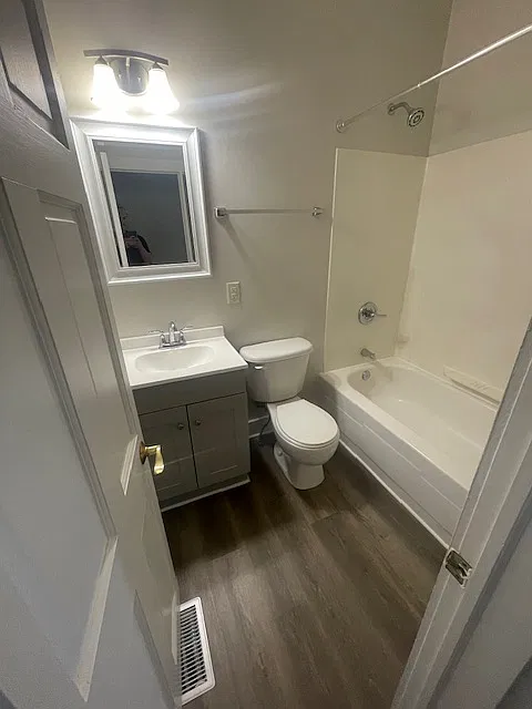 1 bed, $900 — Photo 4