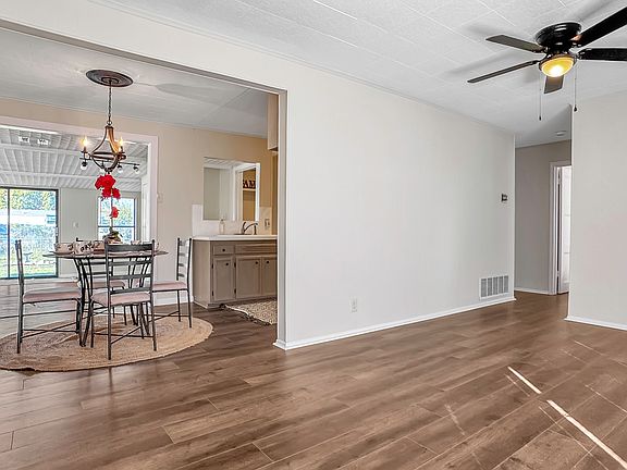 4th image of 423 E HUTCHINS PL