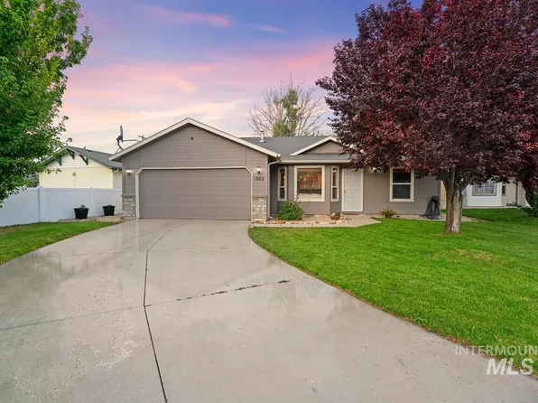 1302 N Chalmers Ave, Kuna, ID 83634