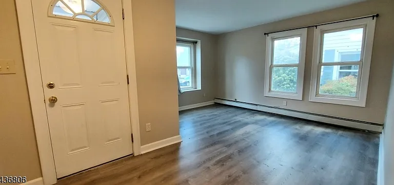 31 Stewart Pl — Photo 2