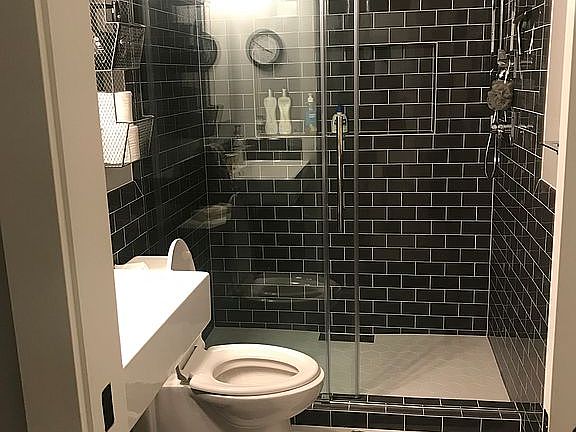 2nd Upstairs Bathroom