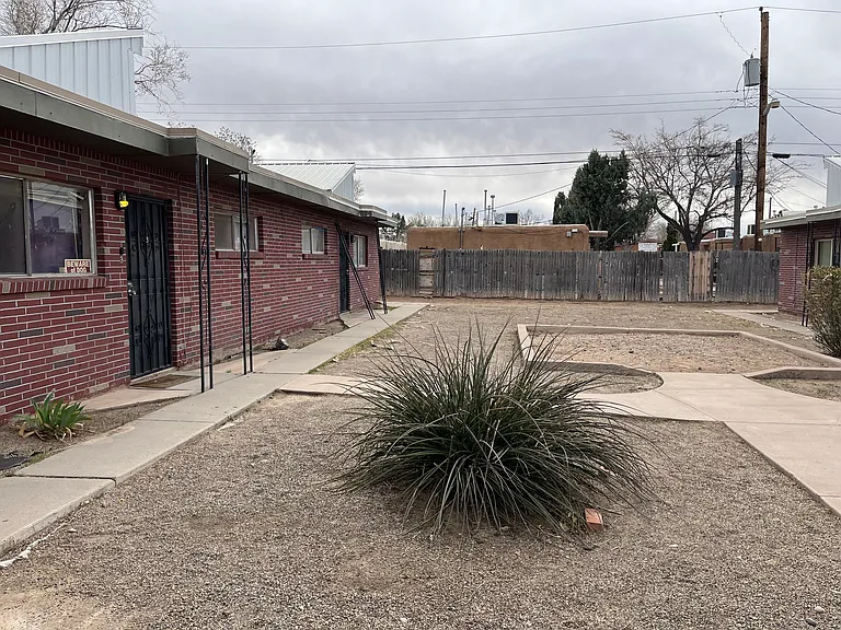 Renovated & Loaded 2 Bed Apts in Ridgecrest- Best Nat. Light in ABQ — Photo 23
