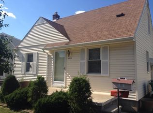 32214 Dover St, Garden City, MI 48135