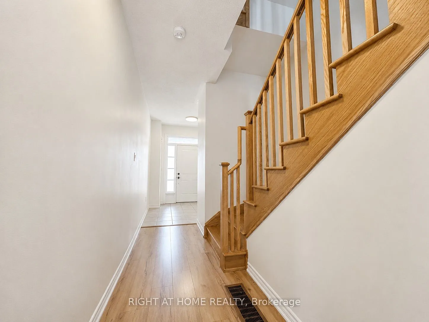 4 bed, $3,850 — Photo 4