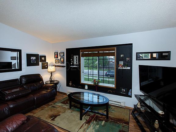 3rd image of 1325 36th Ave S