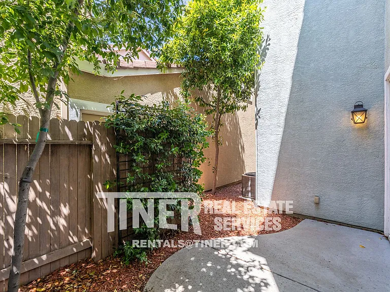 3681 Tice Creek Way — Photo 10