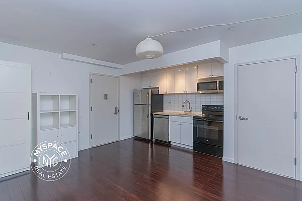 Rented by MySpaceNYC | media 16