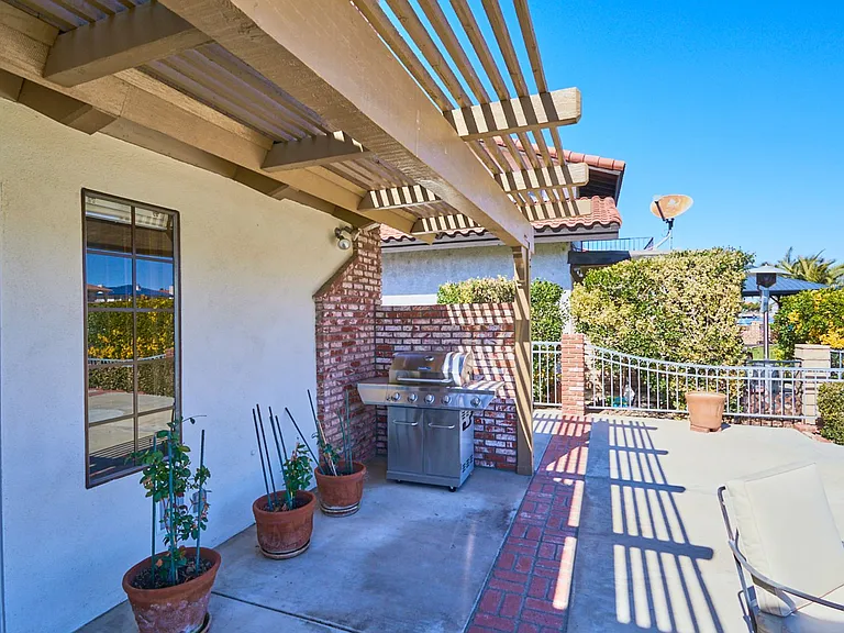 13565 Pyramid Dr — Photo 37