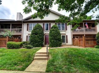 6116A Essex House Sq, Alexandria, VA 22310