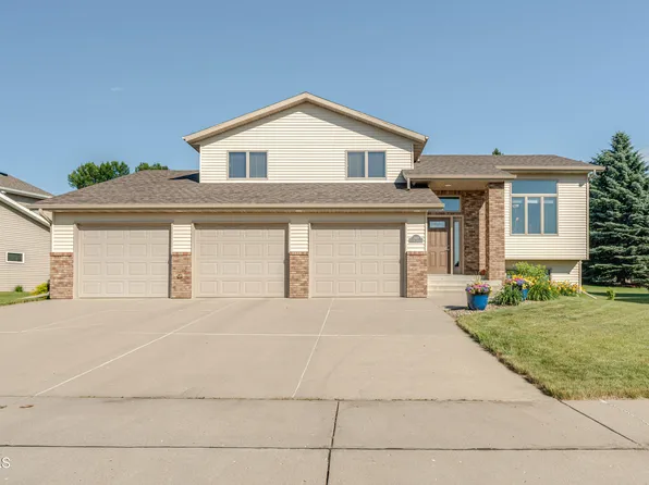 3019 Cody Dr, Bismarck, ND 58503