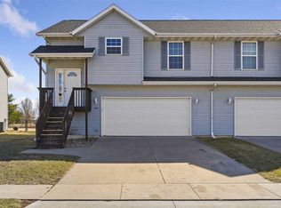 1562 Deerfield Dr, North Liberty, IA 52317