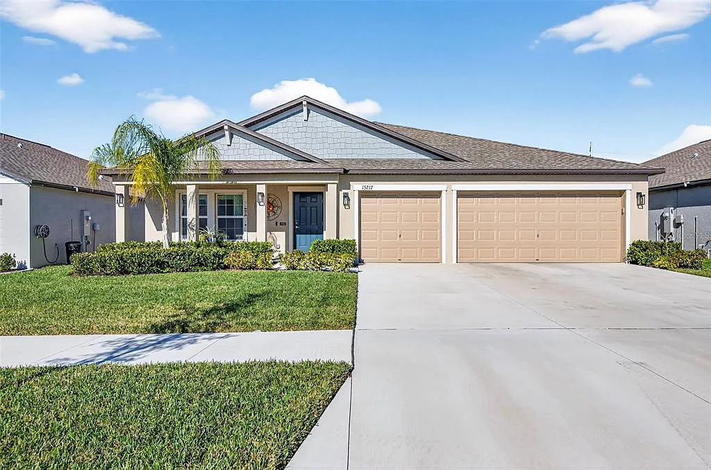 4 bed, 2.0 bath, 2270 sqft, $3,200 — Photo 1